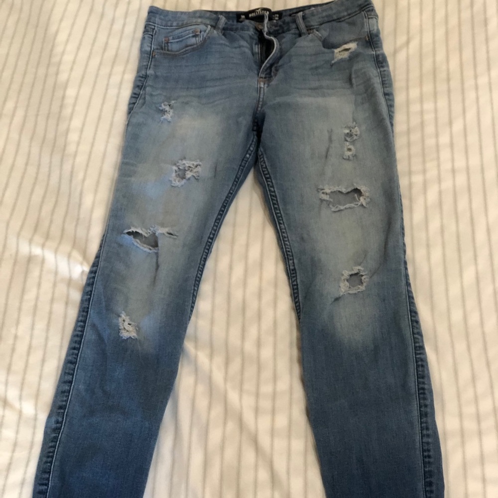 🔴HOLLISTER HIGH RISE SUPER SKINNY DISTRESSED JEANS🔴